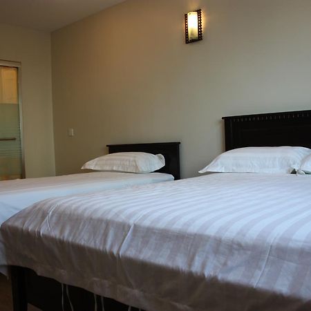 Se Two Hotel Butterworth Bagian luar foto