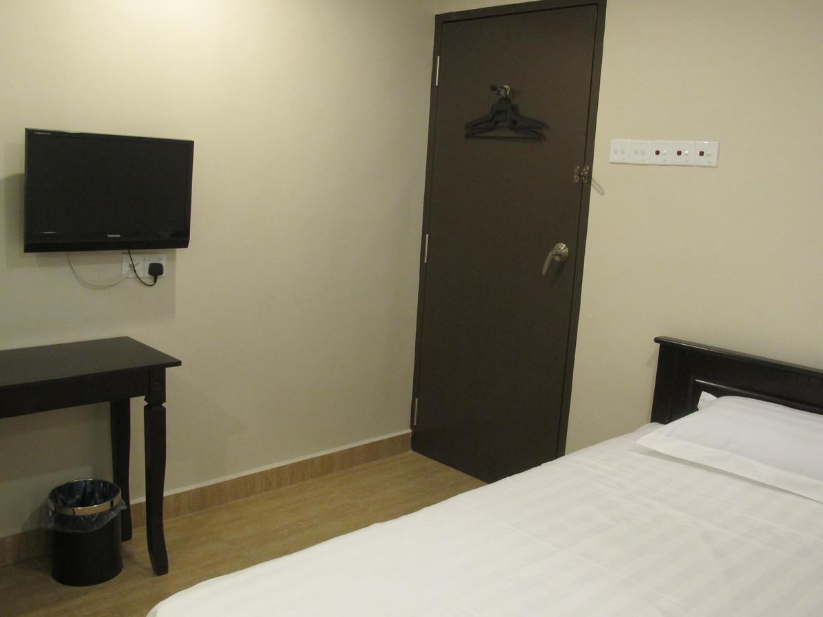Se Two Hotel Butterworth Bagian luar foto
