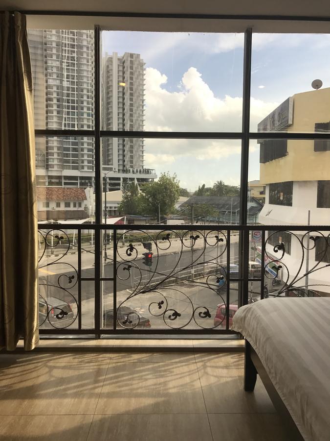 Se Two Hotel Butterworth Bagian luar foto